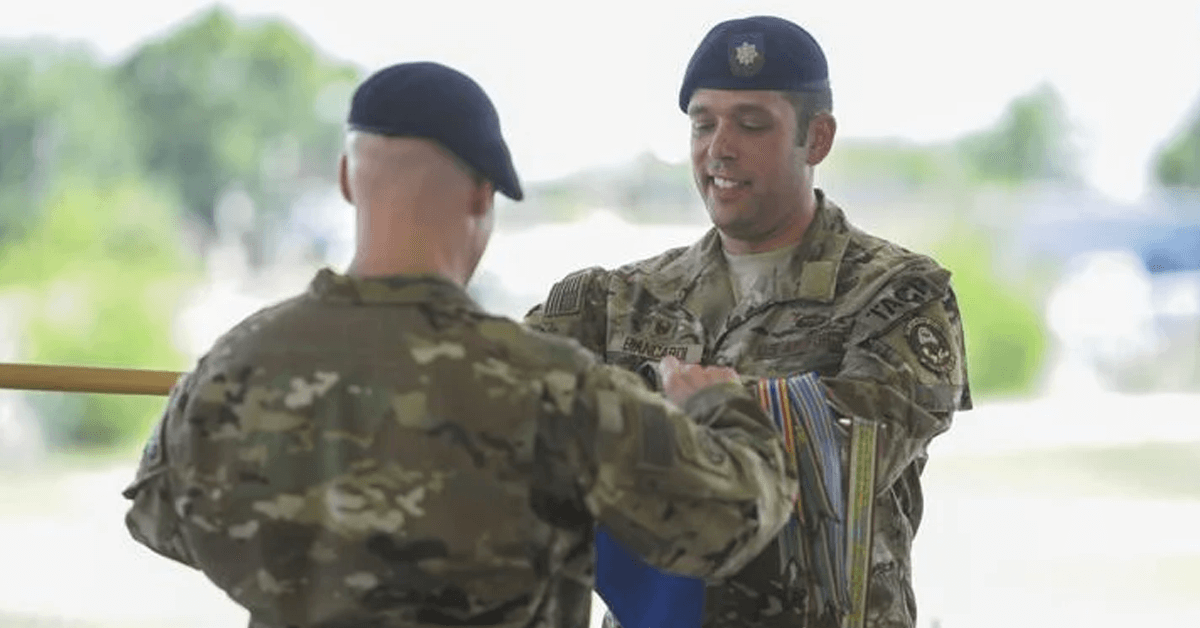 Frank Biancardi (right) at the deactivation ceremony of the 11th ASOS "Steel Eagles" in 2018